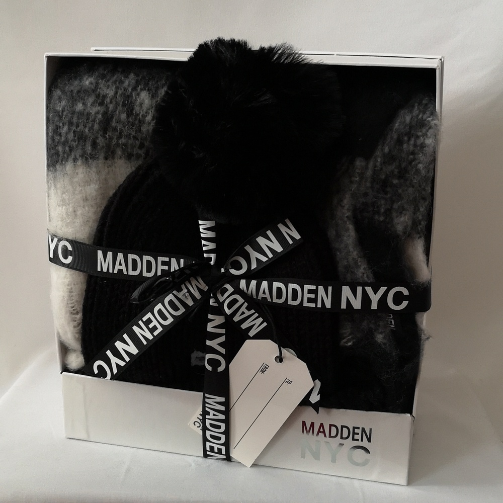 New in Box Madden NYC Toque and Scarf Set Black - White Palette Super Soft Cozy
